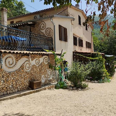 B&B Le Grette Gioia Dei Marsi Esterno foto