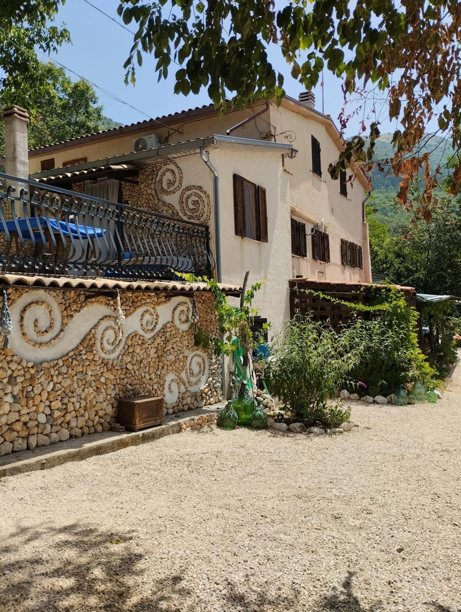 B&B Le Grette Gioia Dei Marsi Esterno foto
